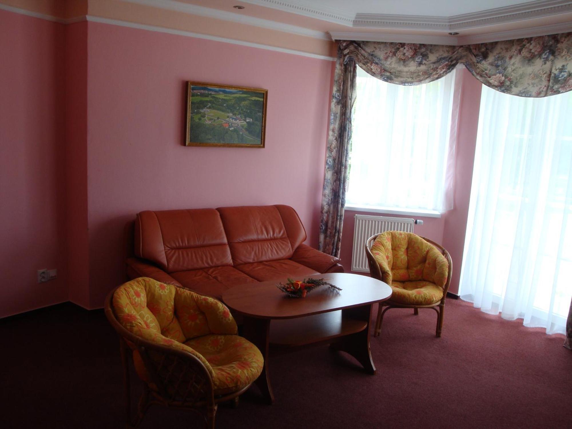 Lazne Evzenie Hotel กลาชเตเรซ นาด โอห์รี ภายนอก รูปภาพ